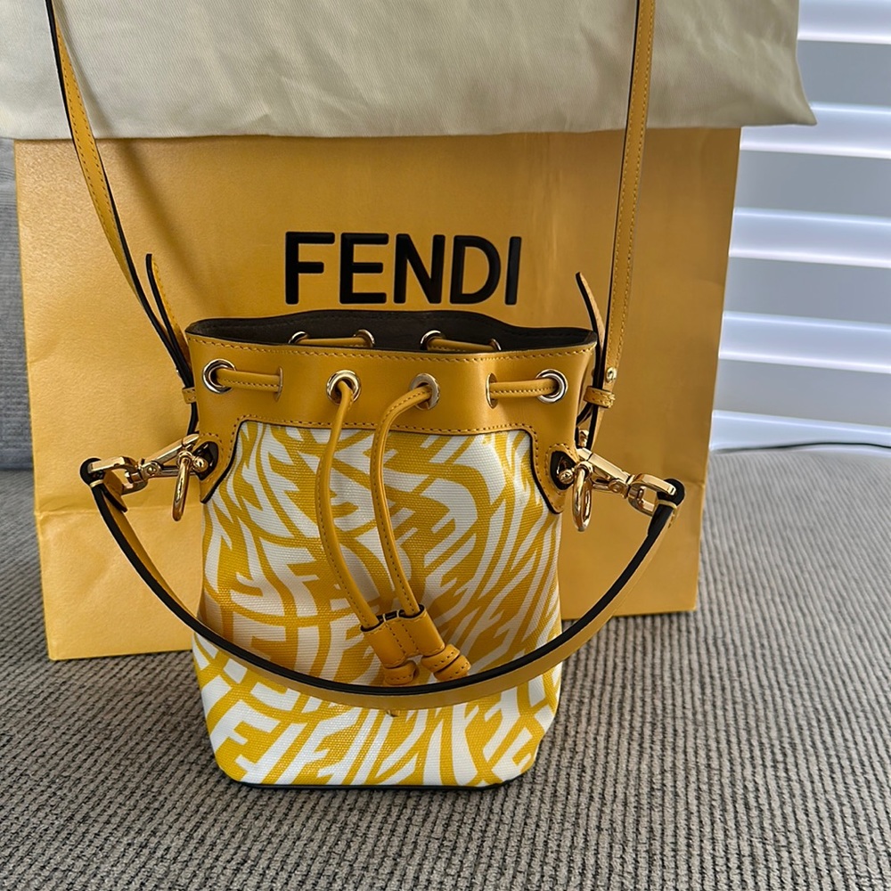 NWT Authentic!!!! Fendi Mon Tresor yellow bucket